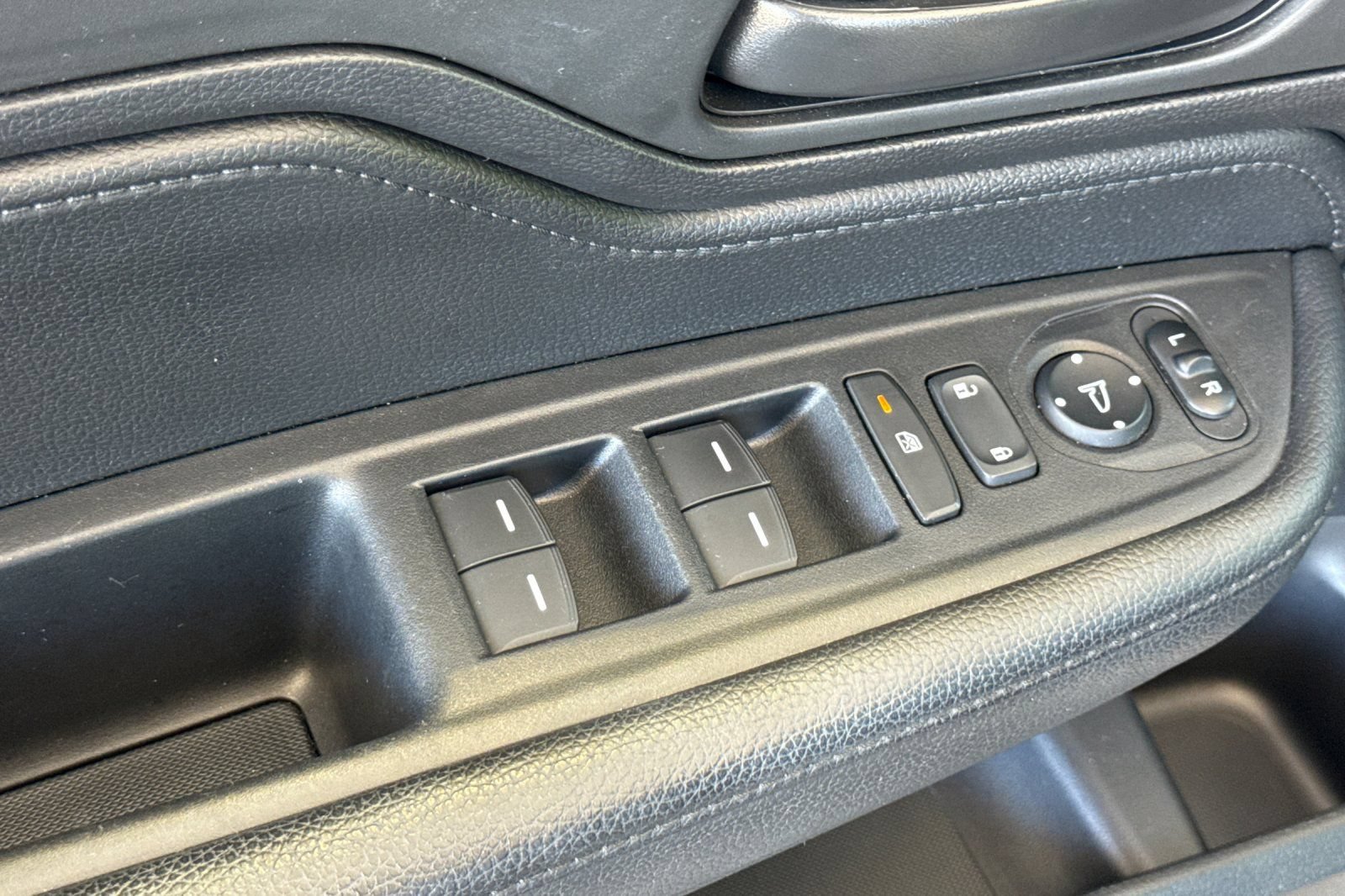 Used 2024 Honda Odyssey EX-L image 12