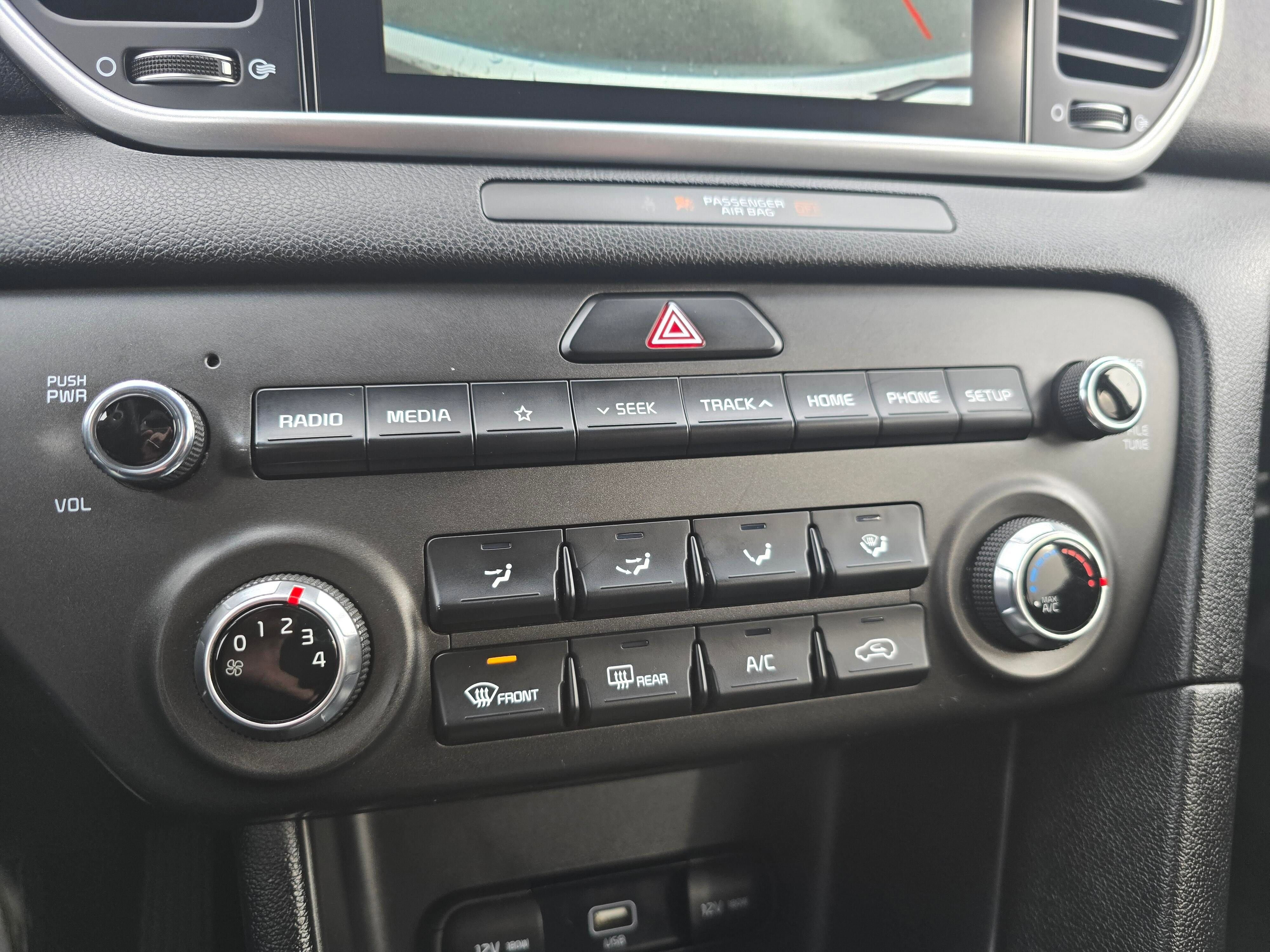 Used 2022 Kia Sportage LX image 18