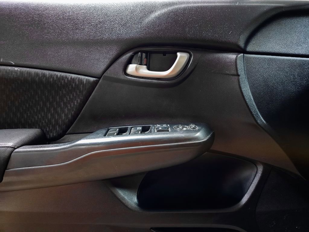 Used 2015 Honda Civic SE image 17