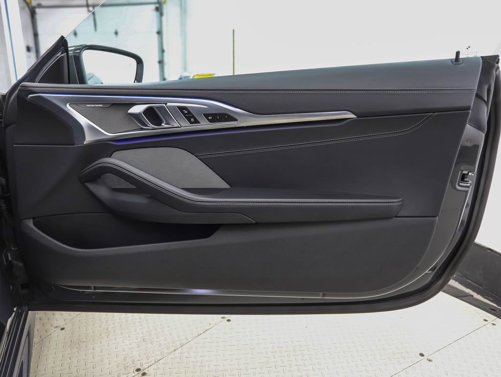 Used 2022 BMW M850i xDrive Convertible image 23