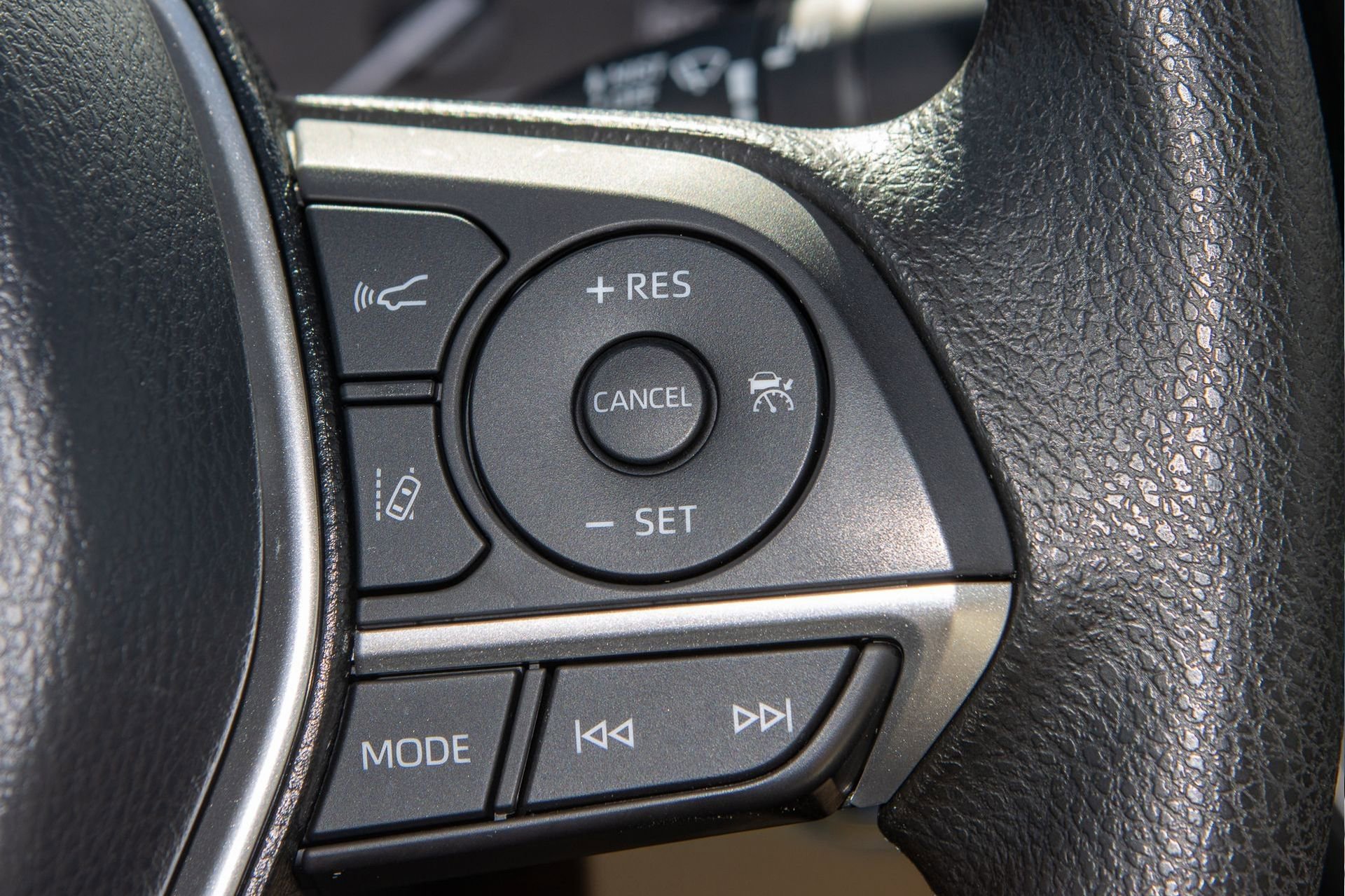 Used 2023 Toyota Camry LE image 27