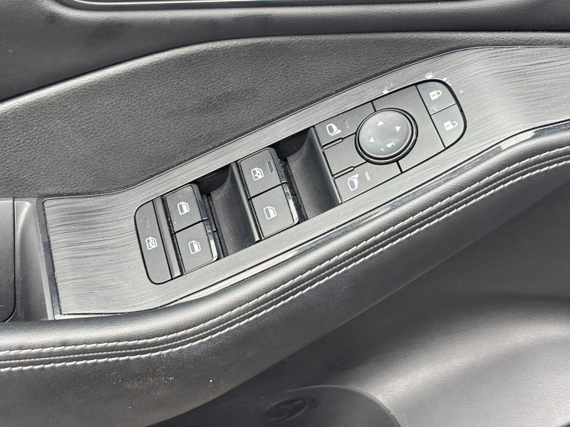 Used 2023 Nissan Rogue SV w/ SV Premium Package AWD/4WD image 16