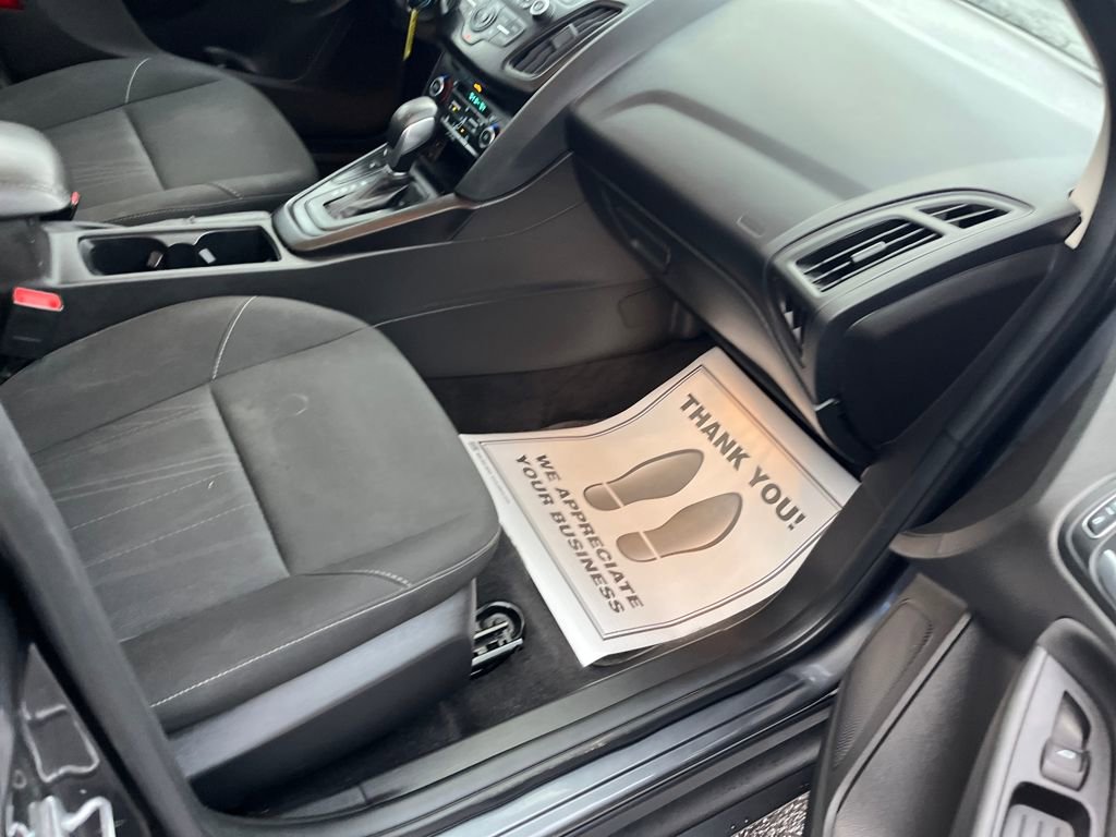 Used 2017 Ford Focus SE image 28