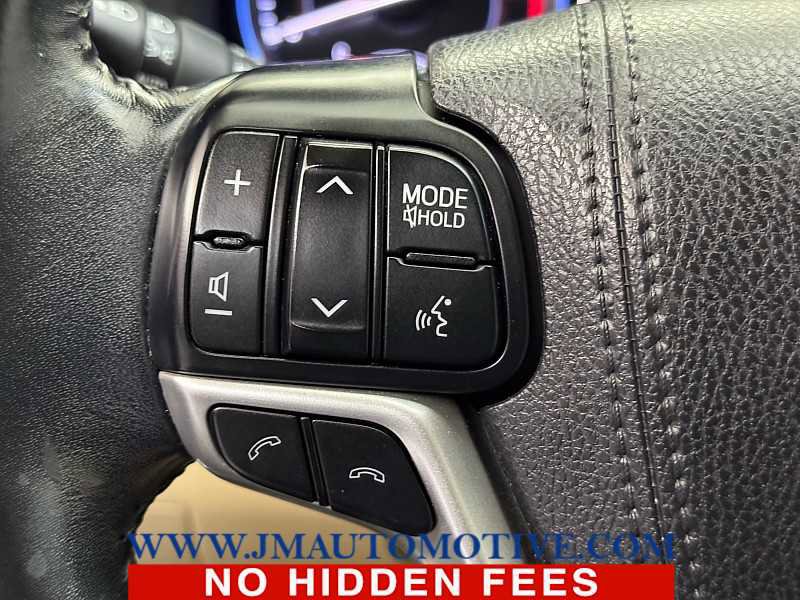 Used 2017 Toyota Highlander Limited image 43