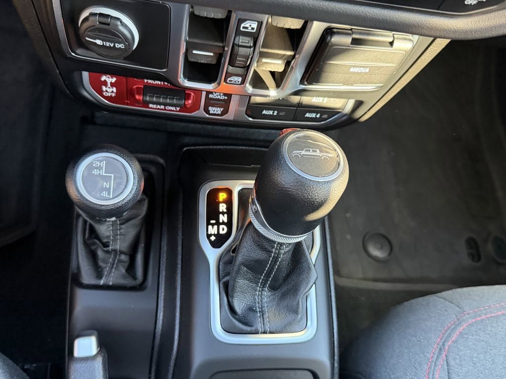 Used 2024 Jeep Gladiator Rubicon AWD/4WD image 26