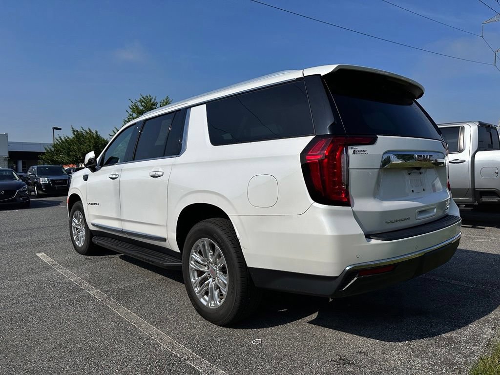 Used 2021 GMC Yukon XL SLT w/ SLT Luxury Plus Package AWD/4WD image 3