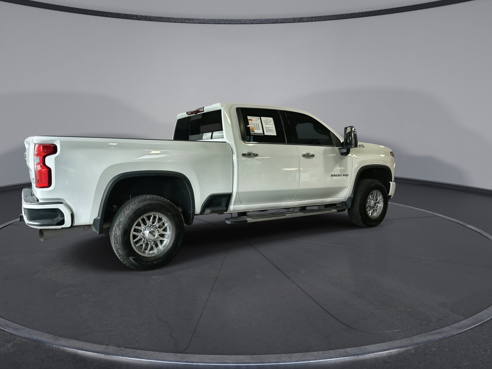 Used 2022 Chevrolet Silverado 2500 High Country w/ Z71 Off-Road Package AWD/4WD image 9