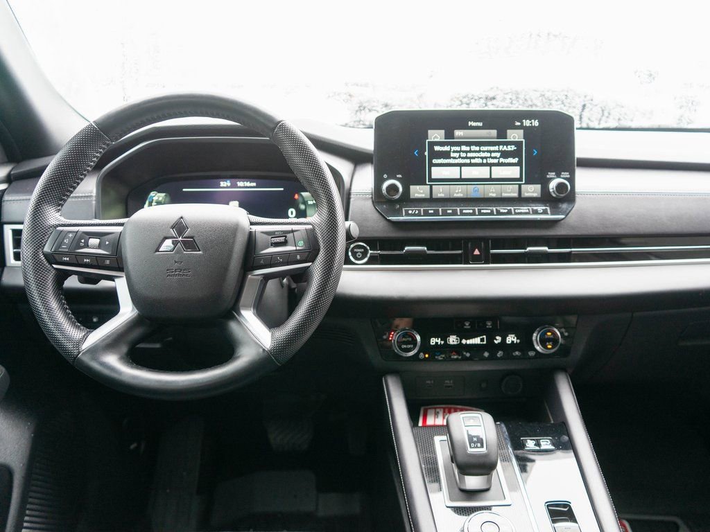 Used 2024 Mitsubishi Outlander 4WD Plug-In Hybrid image 15