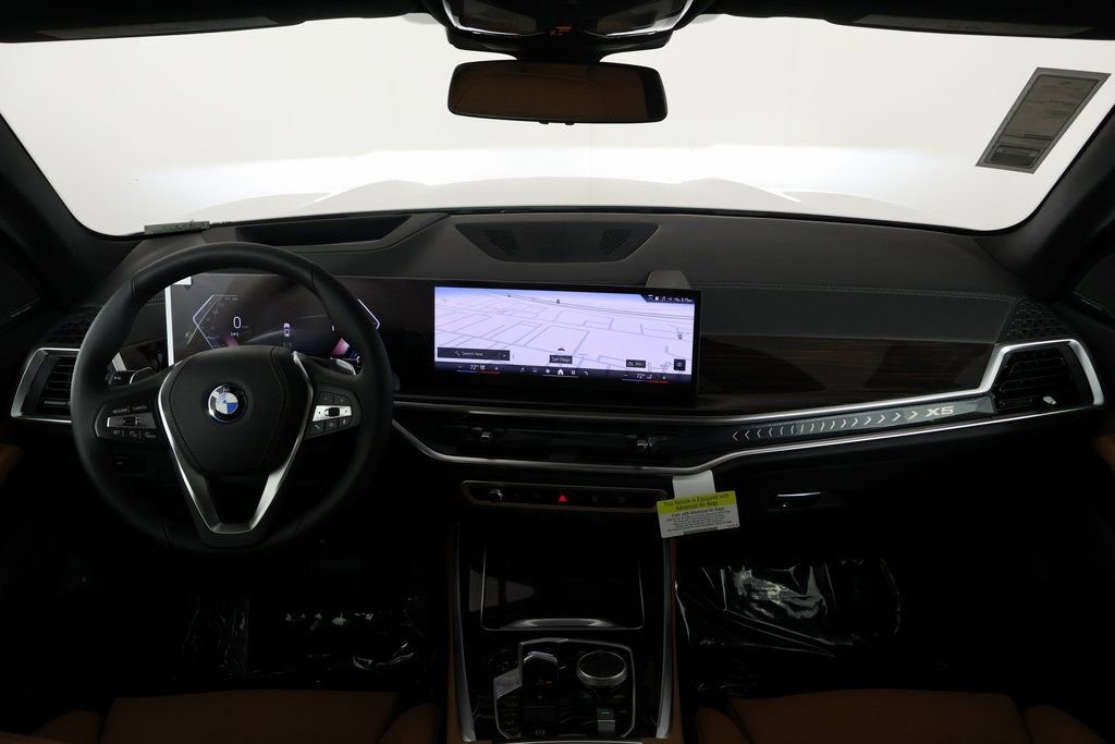 New 2026 BMW X5 xDrive50e w/ Climate Comfort Package image 4