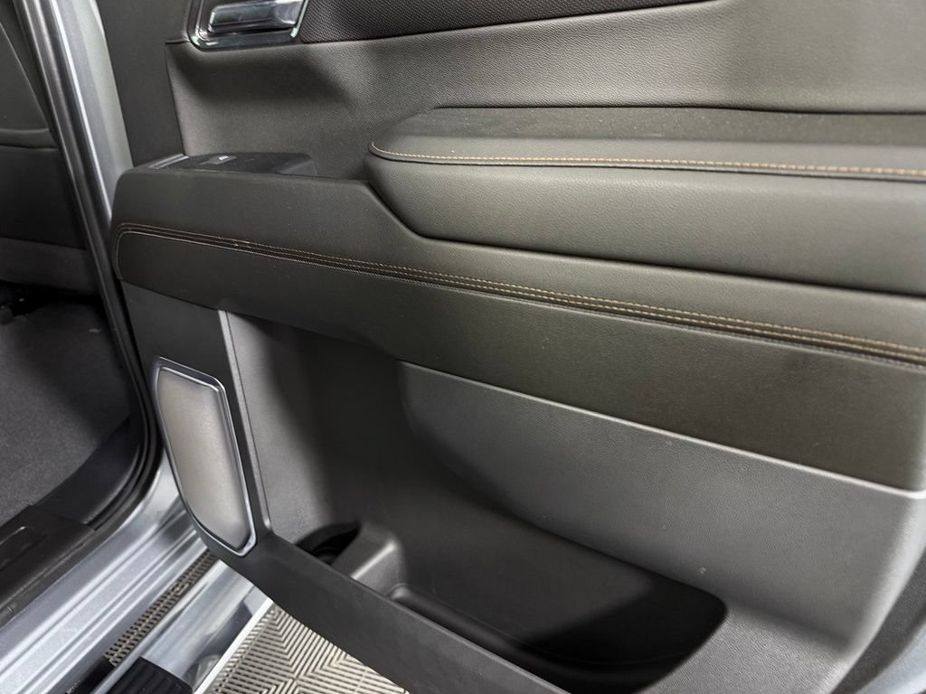 Used 2024 Chevrolet Silverado 1500 High Country w/ High Country Premium Package AWD/4WD image 29