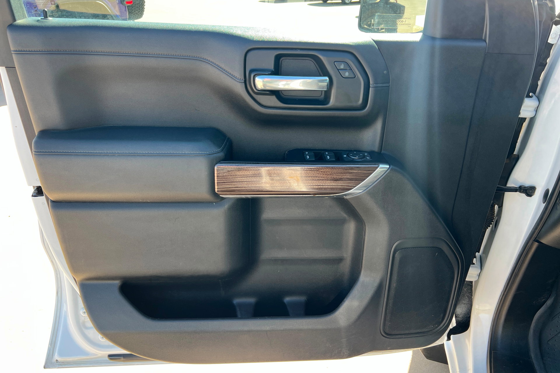 Used 2019 Chevrolet Silverado 1500 LT w/ True North Edition AWD/4WD image 15