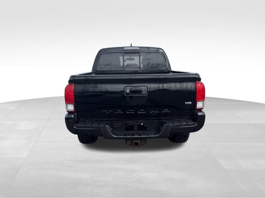 Used 2016 Toyota Tacoma TRD Sport w/ Towing Package image 8