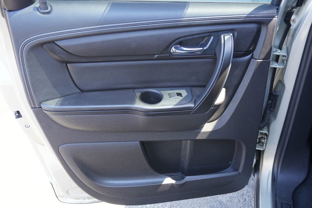 Used 2016 Chevrolet Traverse LT w/ Style and Technology Package AWD/4WD image 26