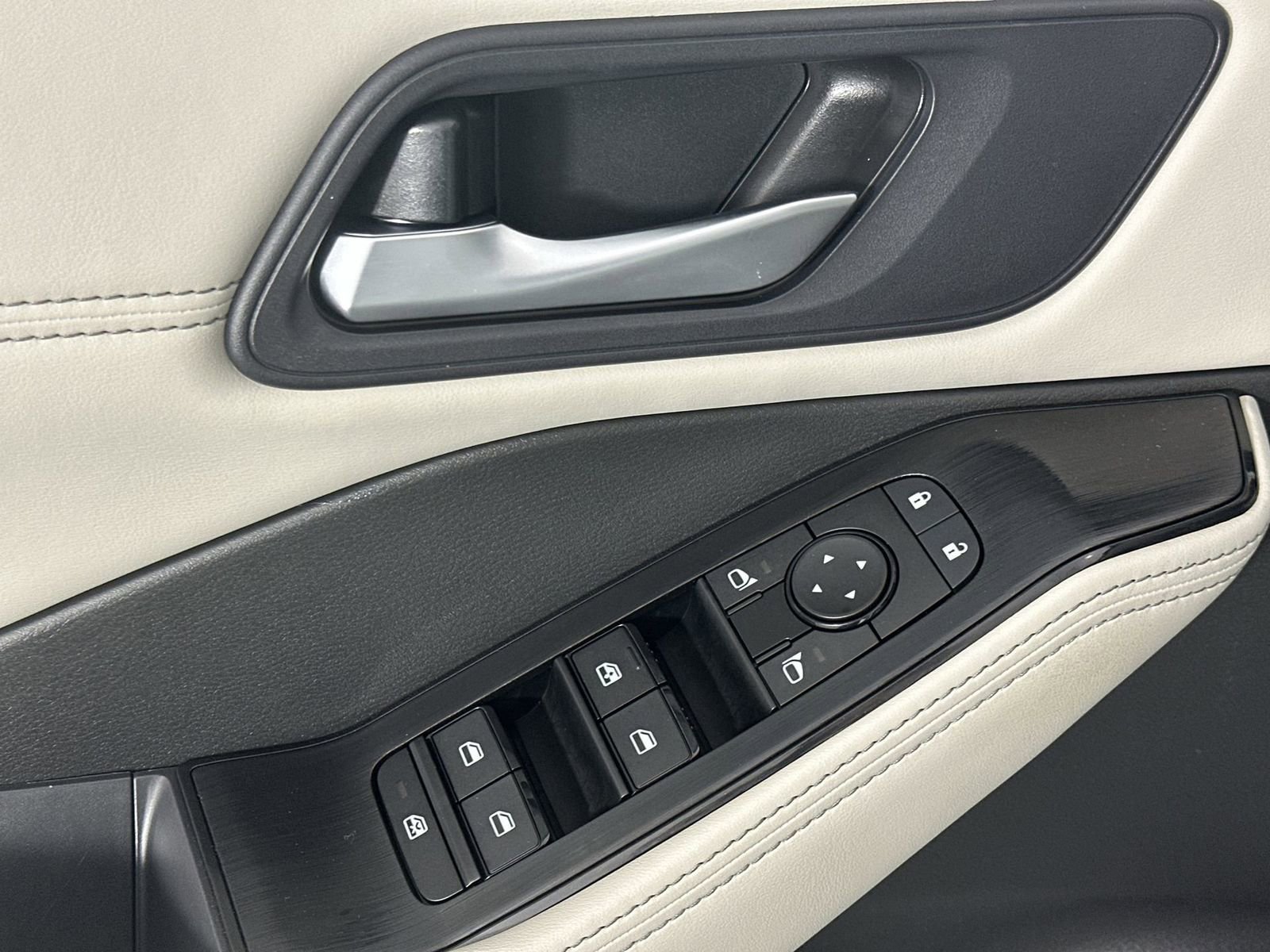 Certified 2023 Nissan Rogue SV w/ SV Premium B Package image 13