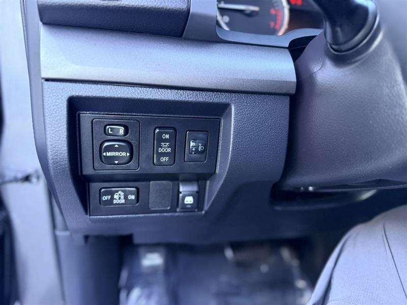 Used 2017 Toyota Tundra SR5 AWD/4WD image 29
