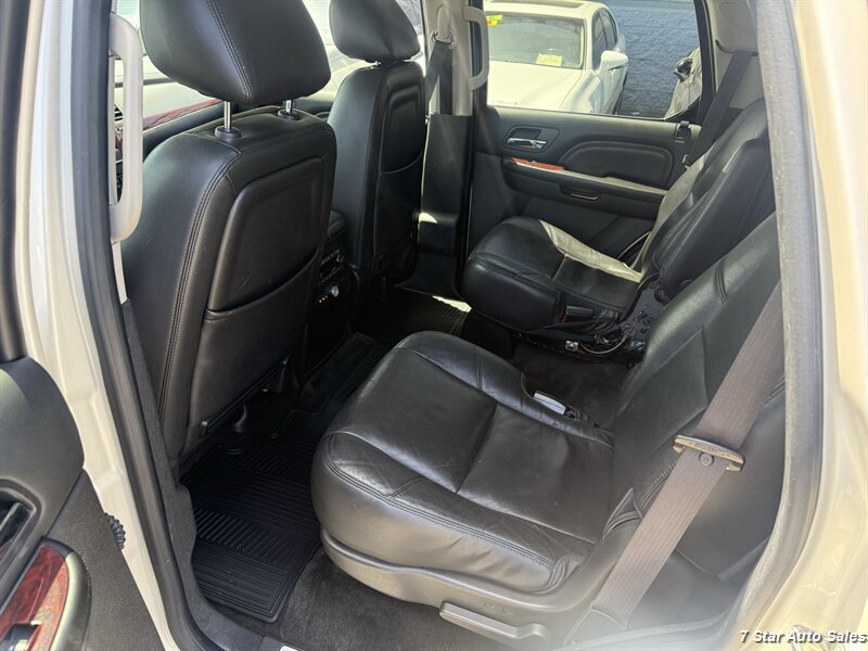 Used 2013 Cadillac Escalade Premium AWD/4WD image 18