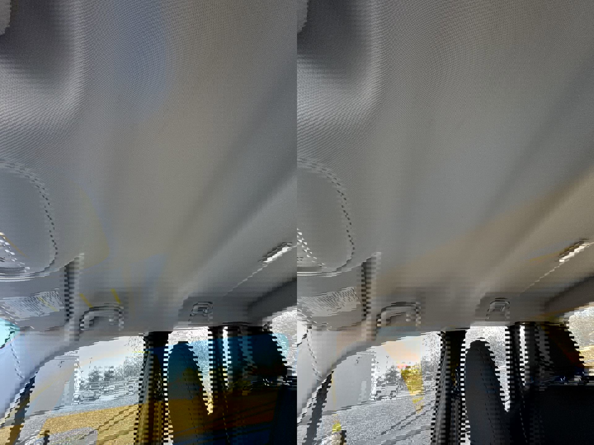 Used 2017 Jeep Renegade Latitude w/ Popular Equipment Group image 21