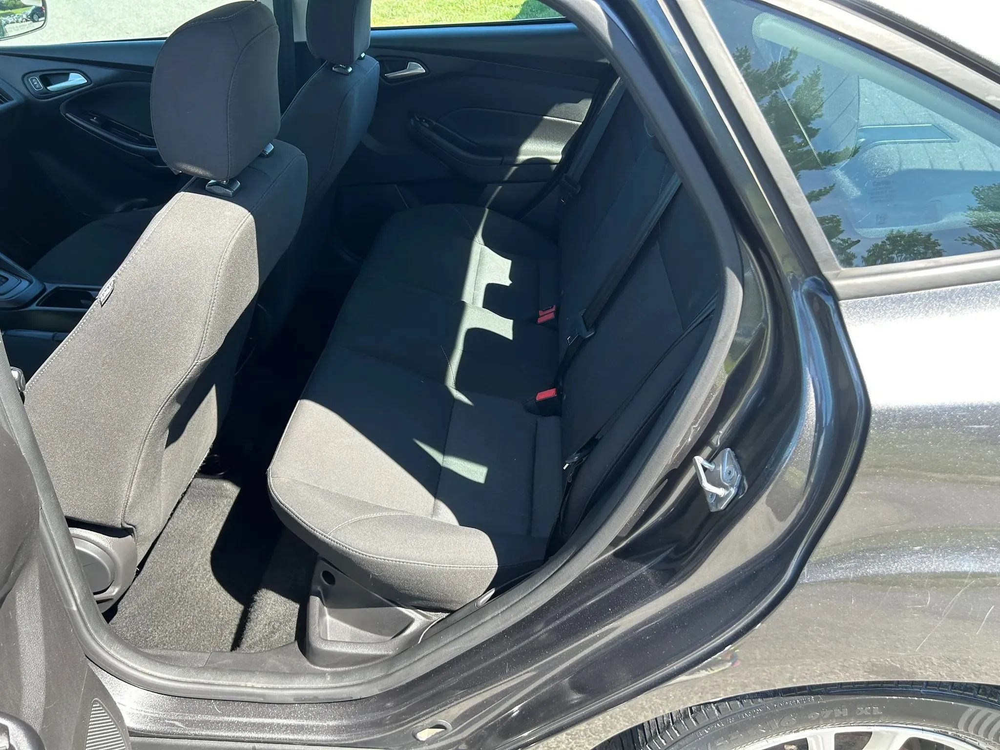 Used 2015 Ford Focus SE FWD image 13