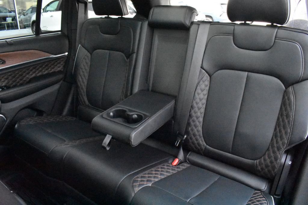 Used 2025 Jeep Grand Cherokee Summit w/ Adv Protech Group IV AWD/4WD image 26