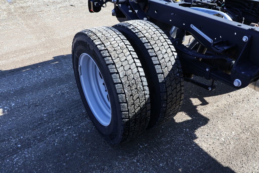 New 2024 Ford F550 4x4 SuperCab Super Duty image 12