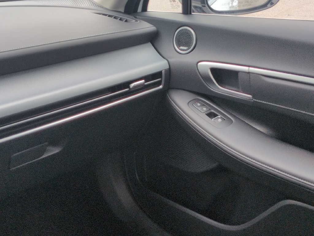 New 2027 Hyundai Sonata Limited FWD image 23