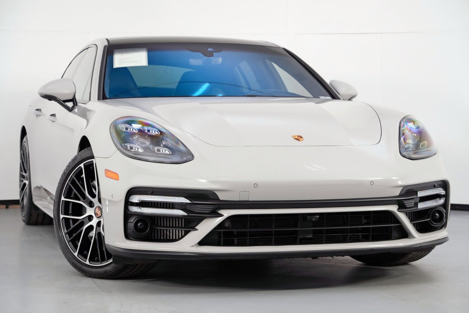 Used 2022 Porsche Panamera Turbo S w/ Premium Package image 4