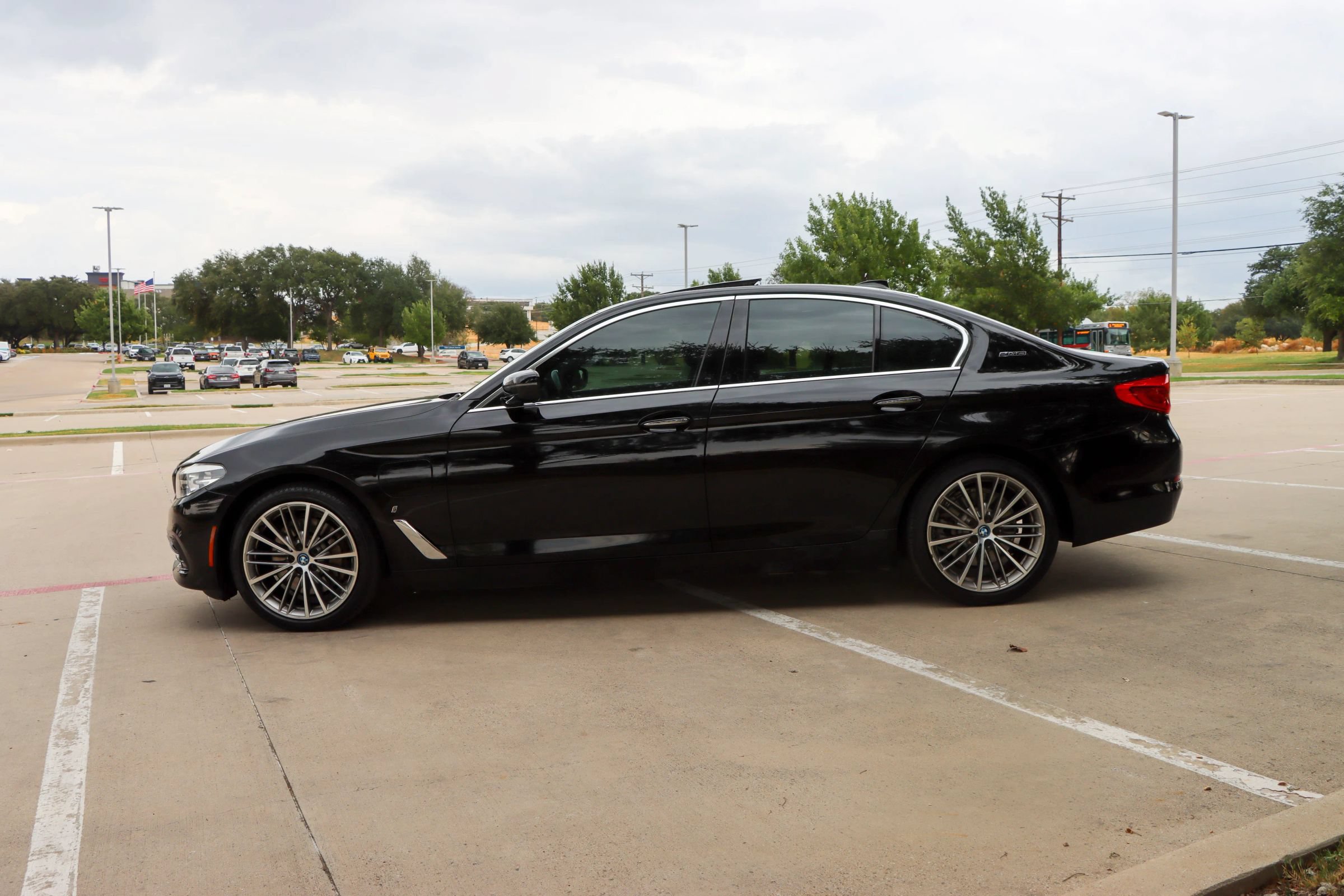 Used 2018 BMW 530e RWD image 4
