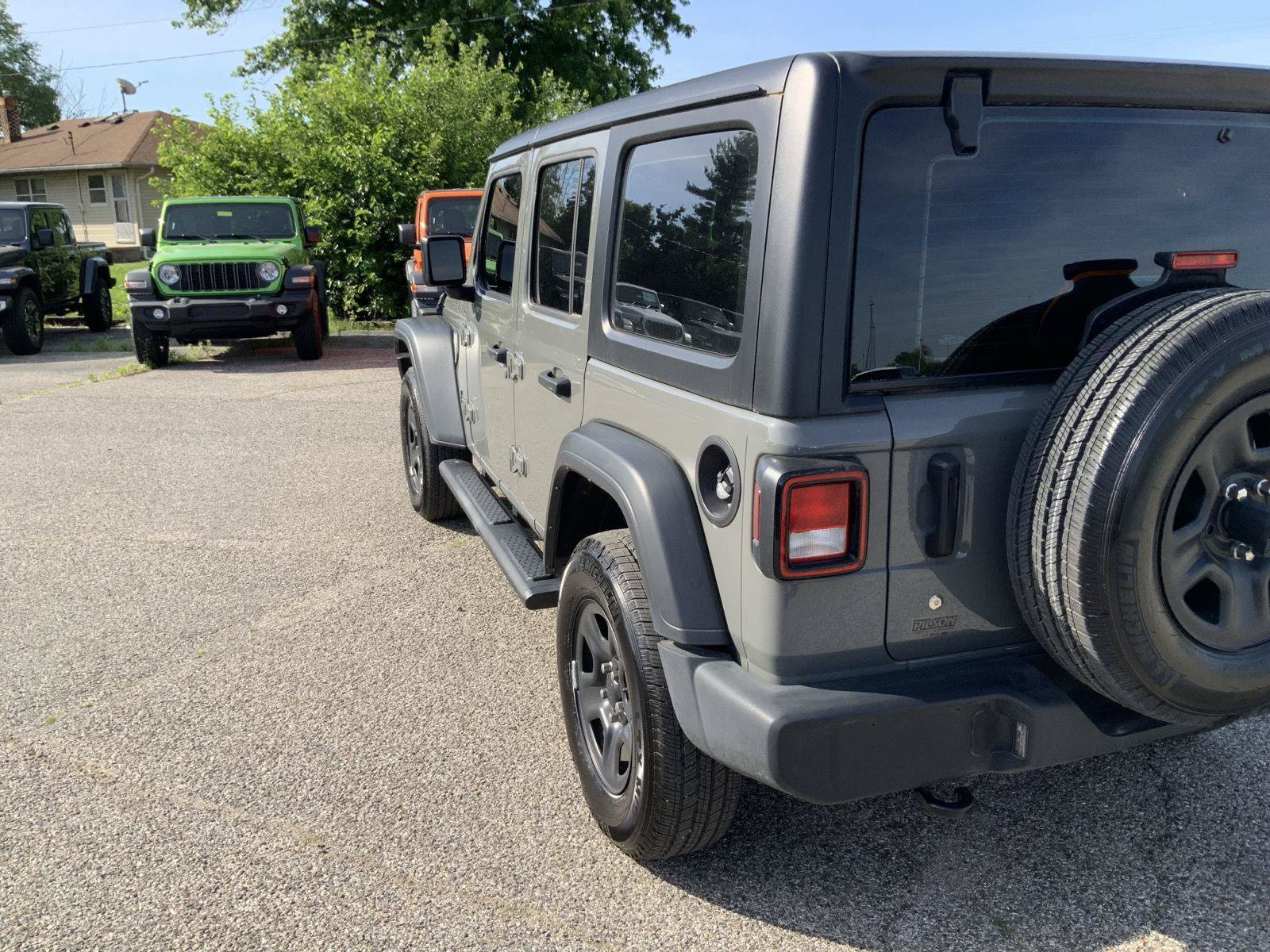Used 2022 Jeep Wrangler Unlimited Sport AWD/4WD image 17