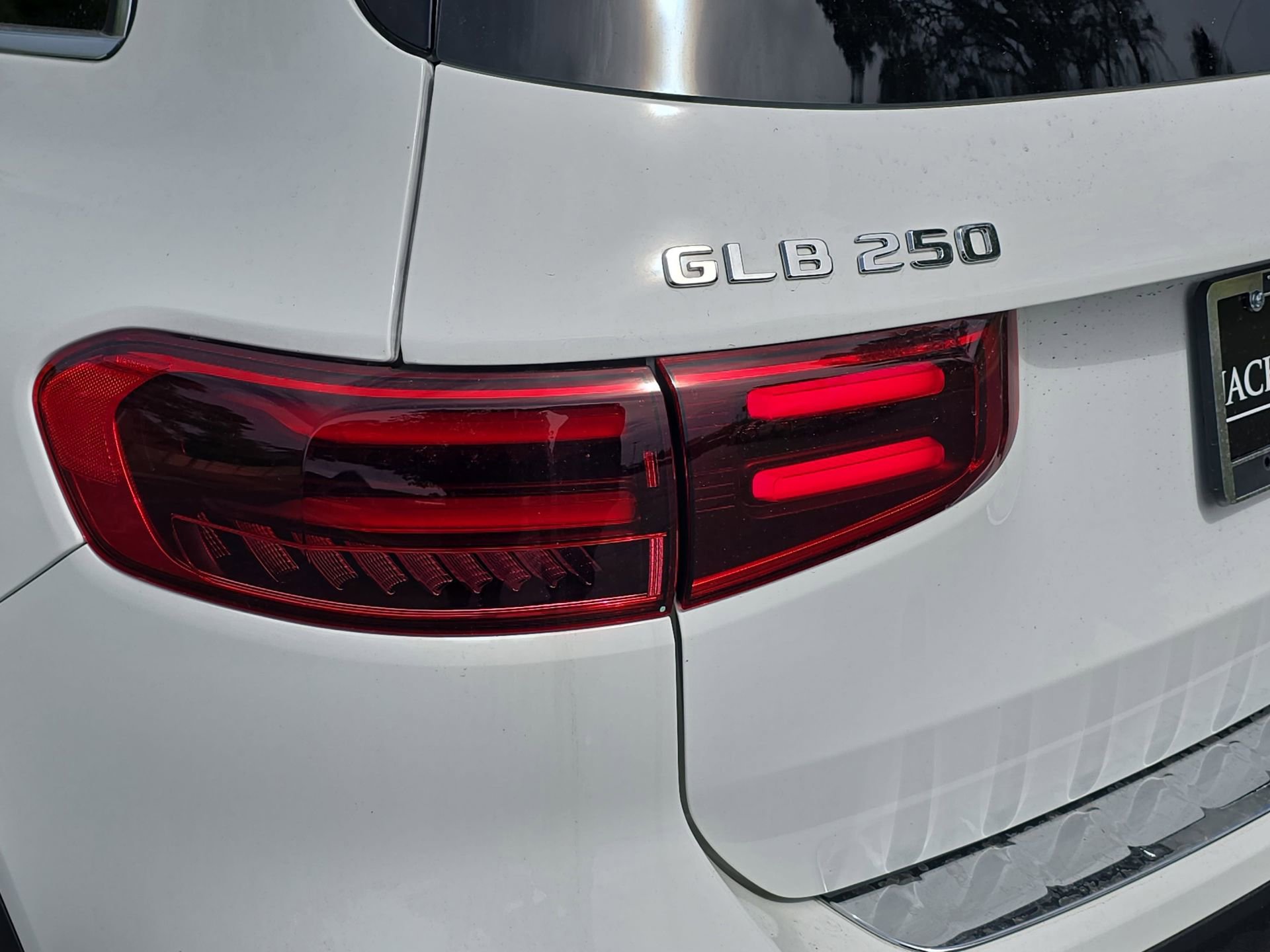 Used 2025 Mercedes-Benz GLB 250 image 33