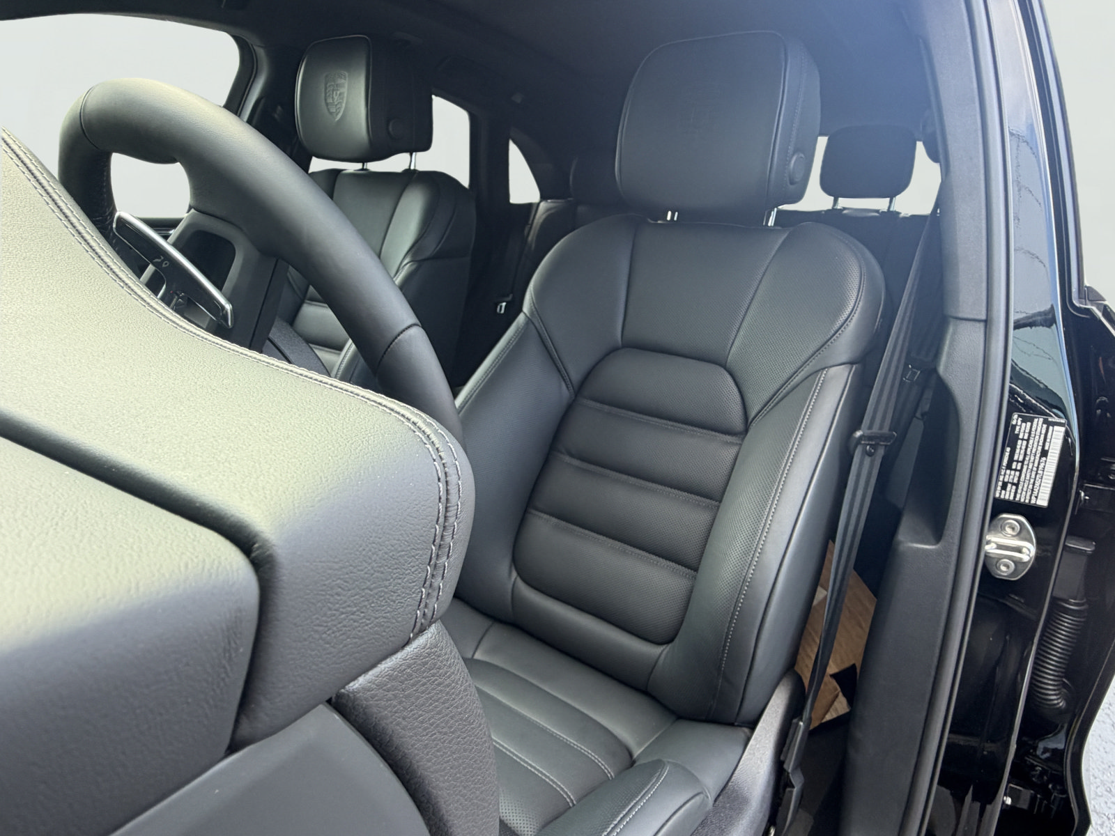 New 2026 Porsche Macan AWD/4WD image 5