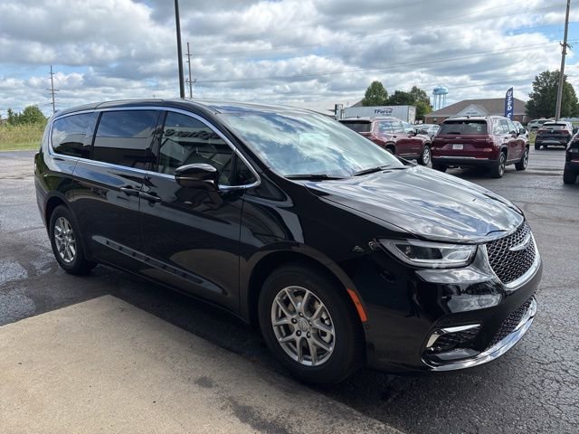 New 2026 Chrysler Pacifica Select FWD image 8