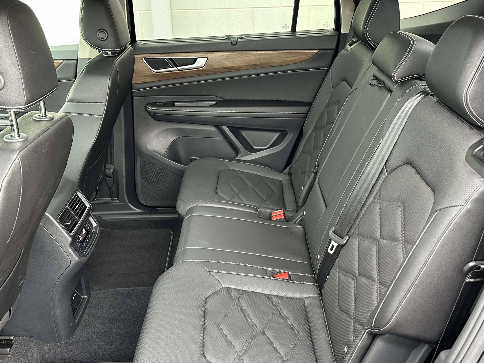 Used 2026 Volkswagen Atlas SE FWD image 12