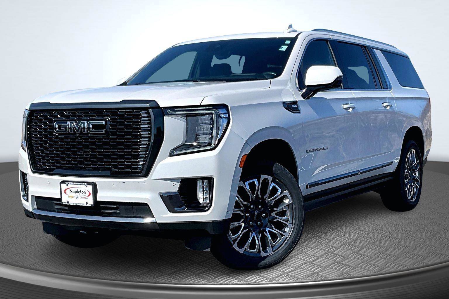 Used 2023 GMC Yukon XL Denali Ultimate image 1