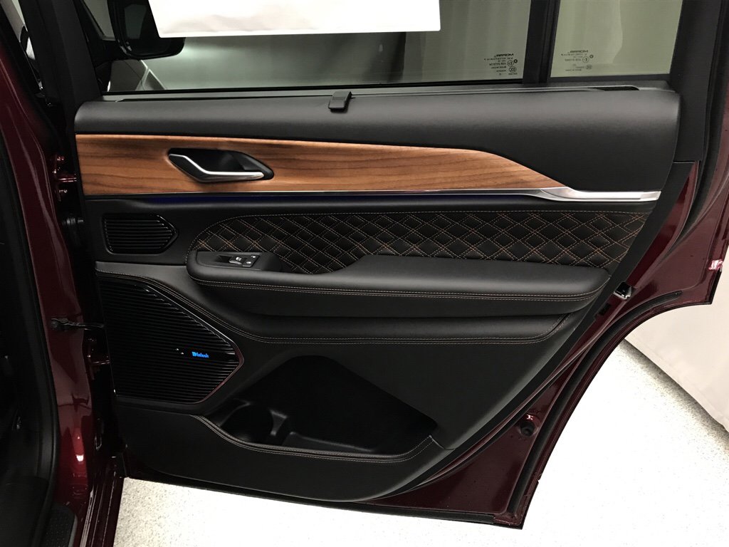 New 2026 Jeep Grand Cherokee L Summit image 14