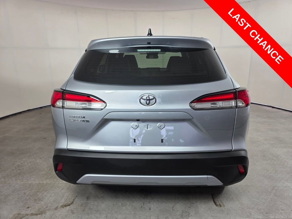 Used 2025 Toyota Corolla Cross L FWD image 5