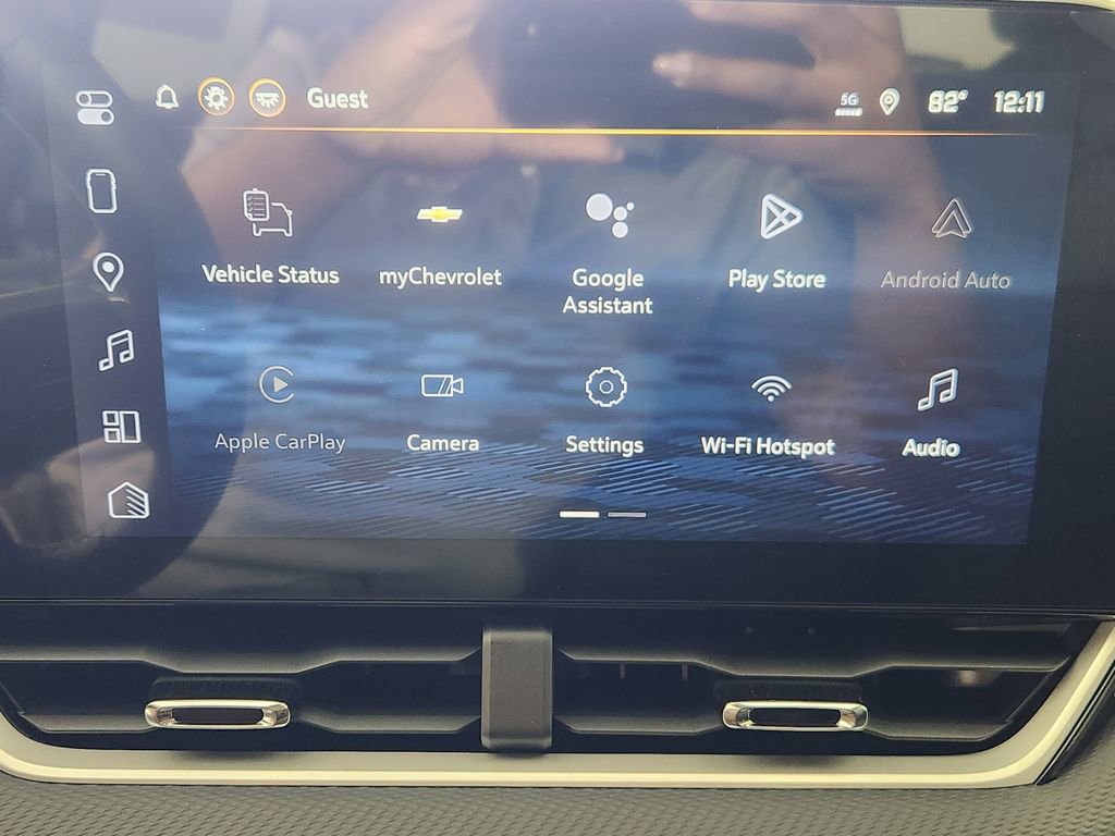 New 2026 Chevrolet Equinox LT w/ Safety and Technology Package FWD image 17
