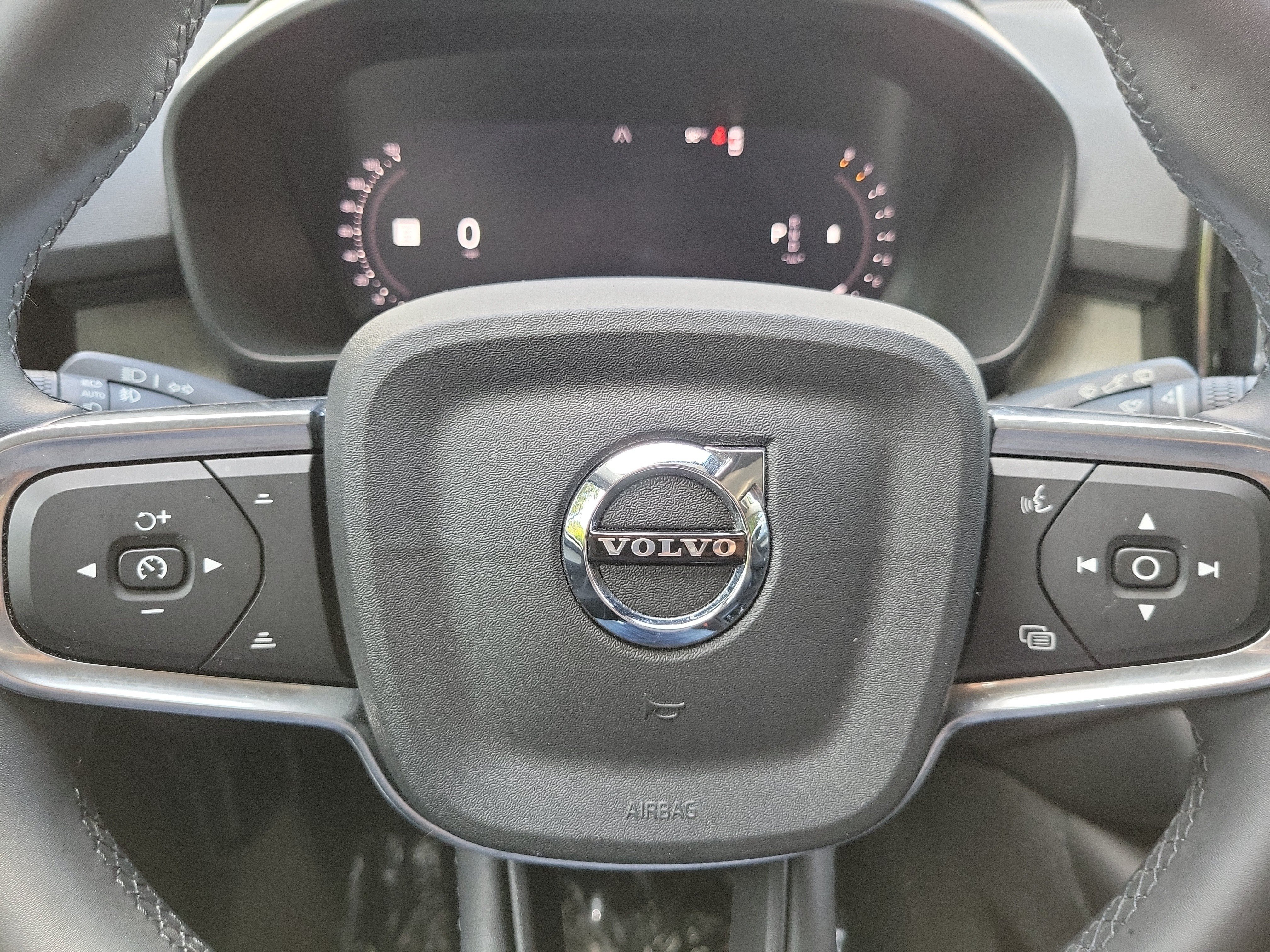 Used 2023 Volvo XC40 B5 Plus w/ Driver Assist Package AWD/4WD image 23