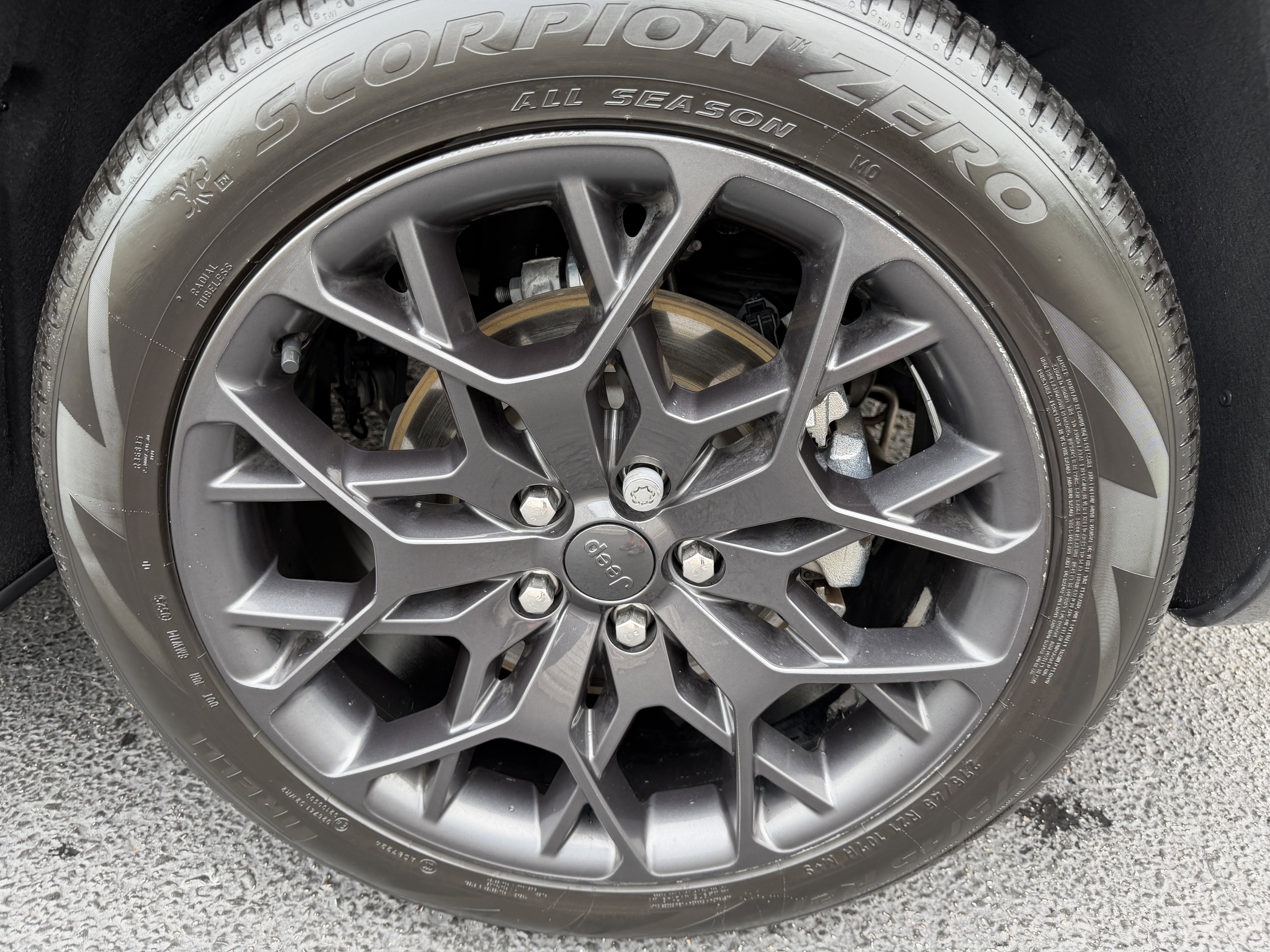Used 2023 Jeep Grand Cherokee L Summit AWD/4WD image 9