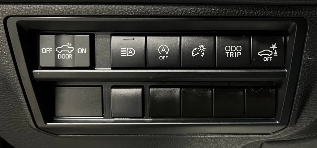 Used 2022 Toyota Tundra Limited w/ TRD Off-Road Package AWD/4WD image 33