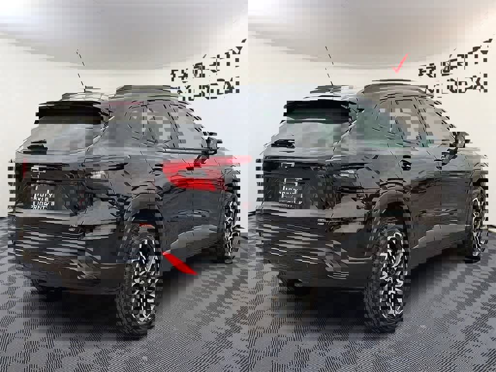 Used 2024 Chevrolet Trax RS w/ Sunroof Package image 4