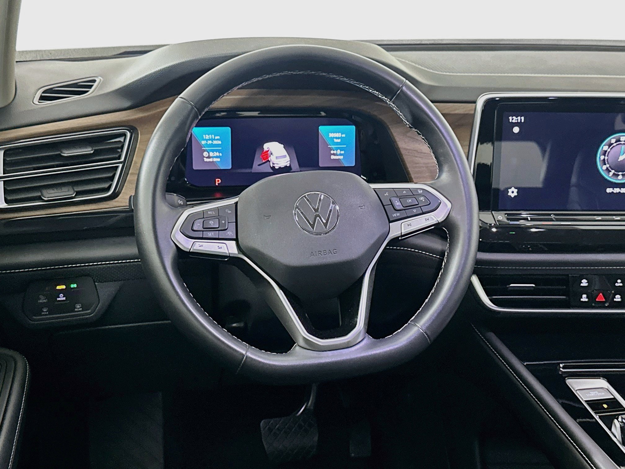 Used 2025 Volkswagen Atlas SE AWD/4WD image 18