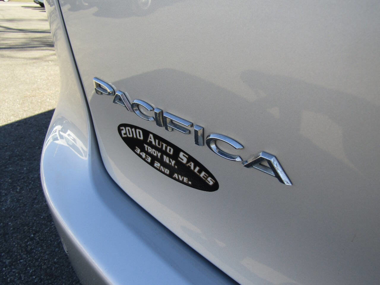 Used 2024 Chrysler Pacifica Touring-L image 36