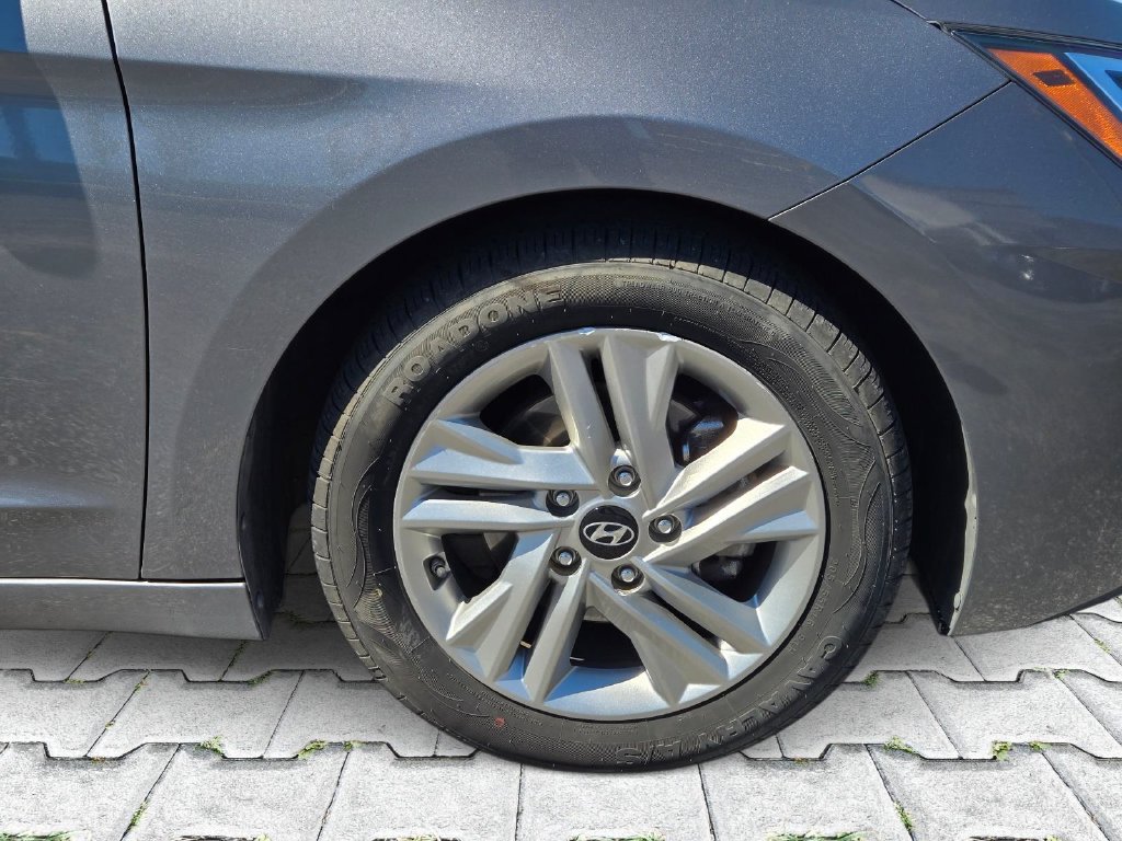Used 2019 Hyundai Elantra SEL w/ Cargo Package FWD image 2