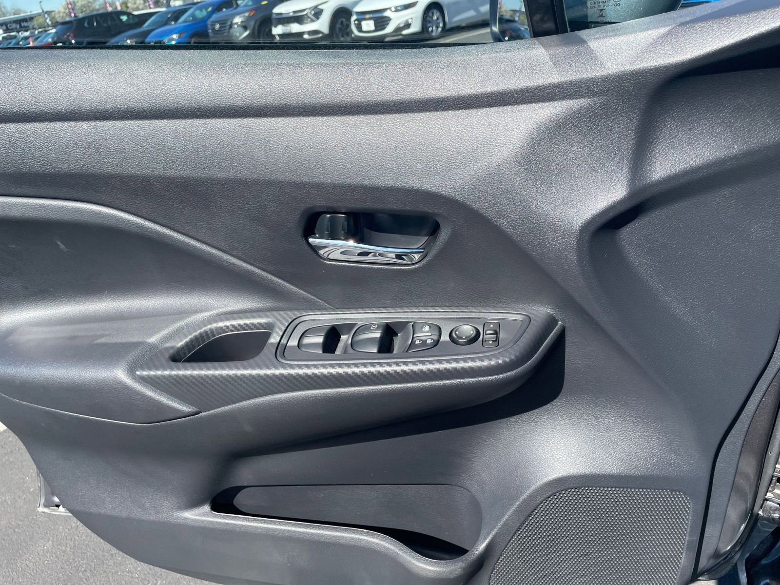 Used 2025 Nissan Versa SV image 18