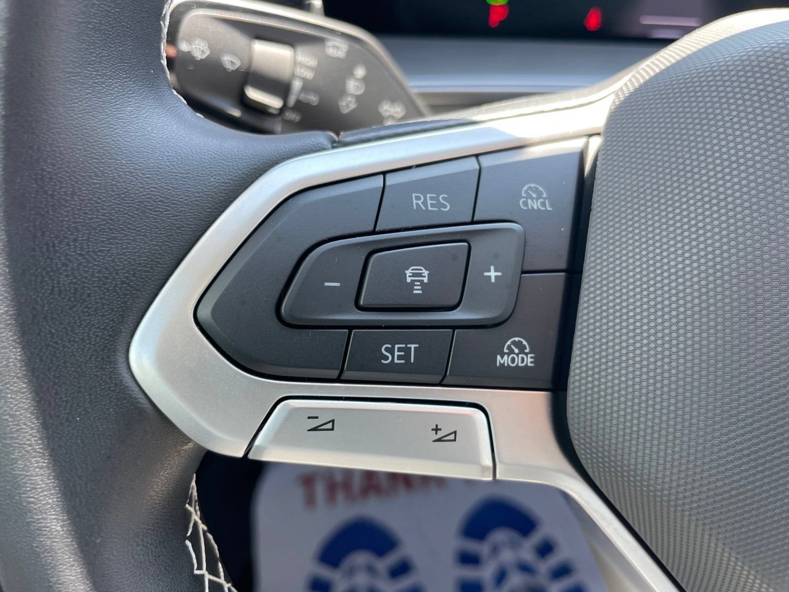 Certified 2025 Volkswagen Tiguan SE FWD image 28