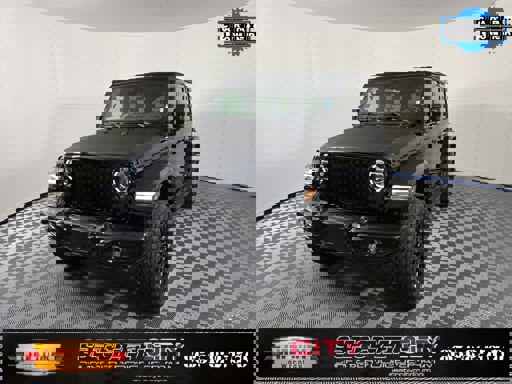 Used 2021 Jeep Wrangler Unlimited Sahara image 3