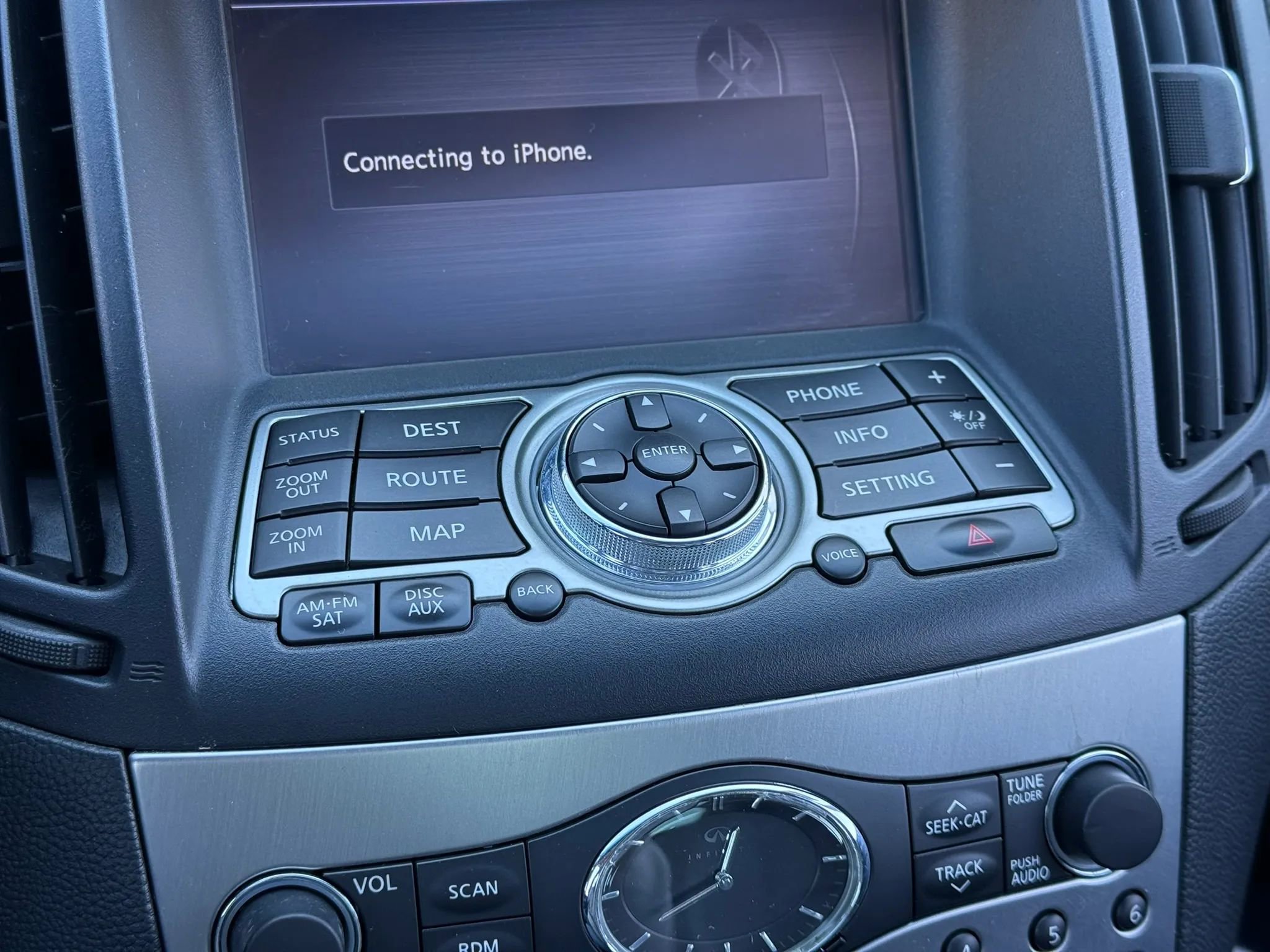 Used 2015 INFINITI Q40 AWD w/ Navigation Package image 24