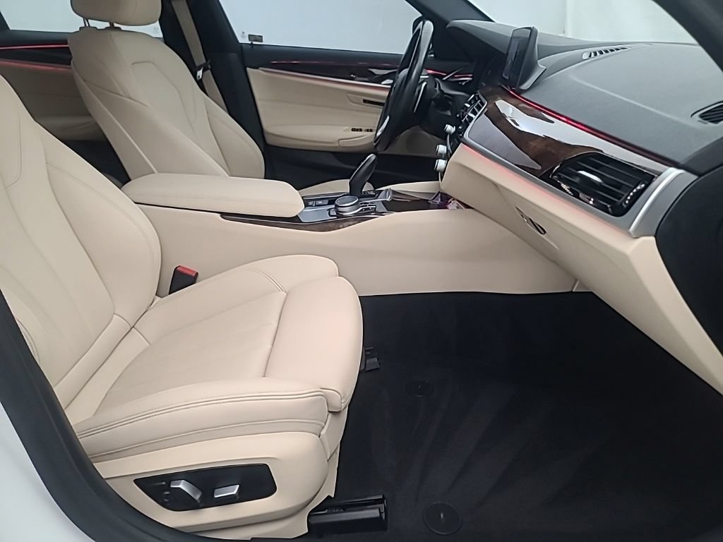 Used 2020 BMW 530i RWD image 13