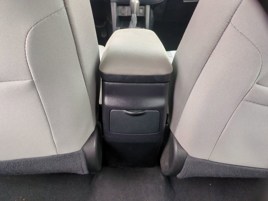 Used 2016 Toyota Corolla LE image 19