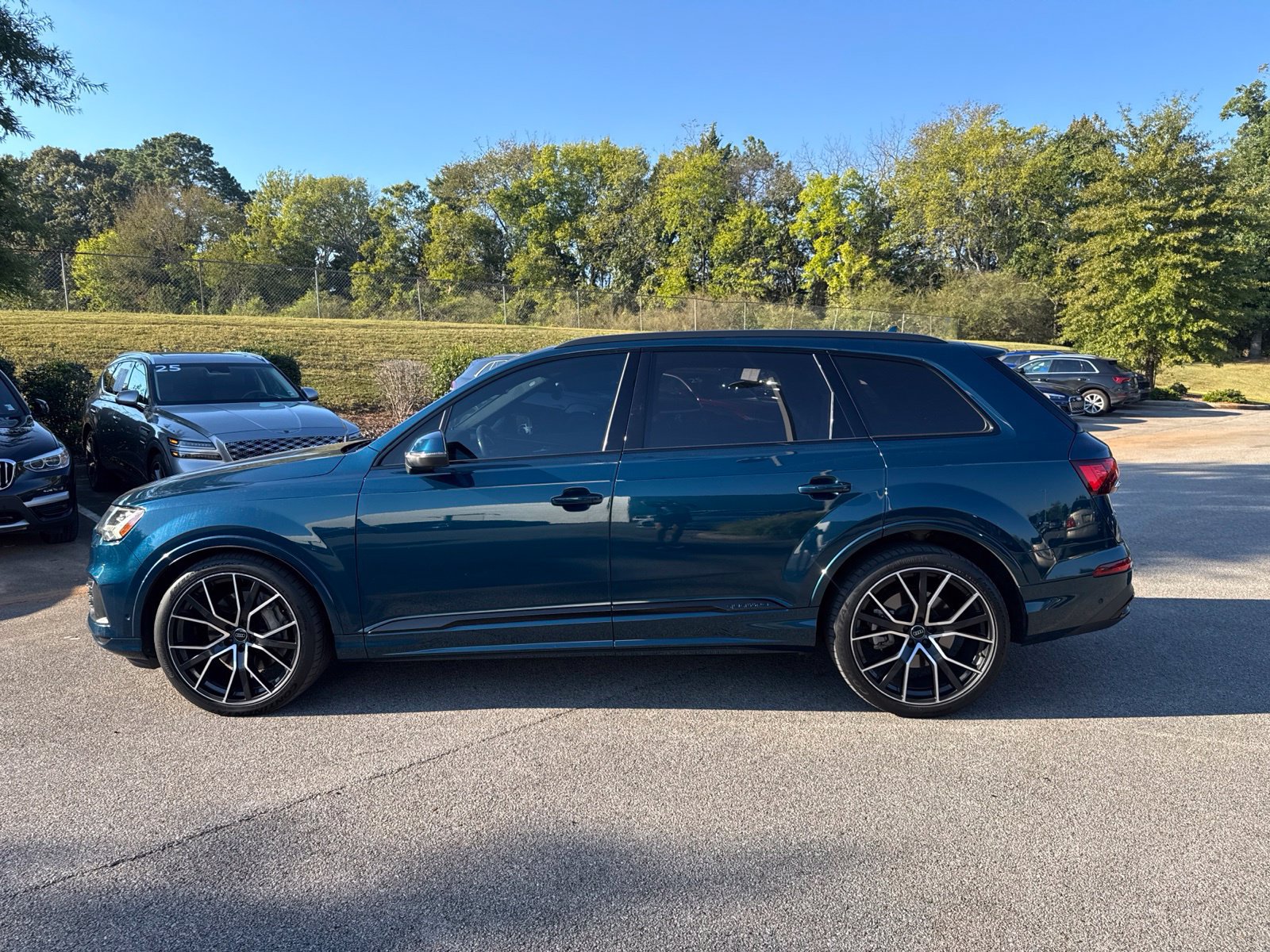 Used 2020 Audi Q7 3.0T Prestige w/ Black Optic Package AWD/4WD image 9